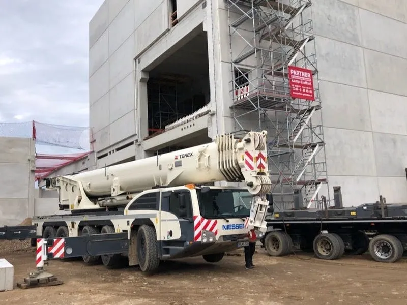 LKW-Ladekranarbeiten von Niessen Kran-Service