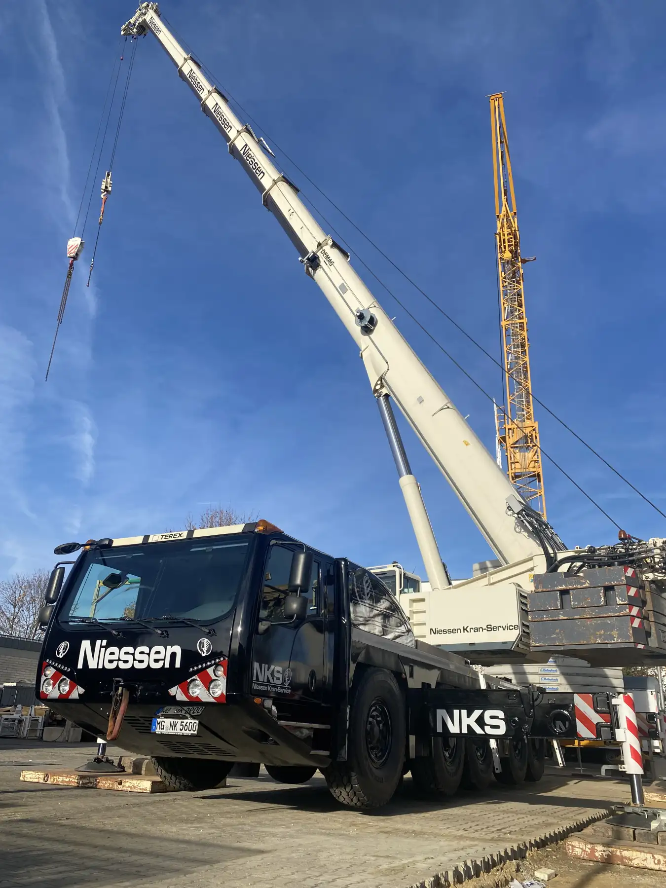 LKW-Ladekranarbeiten von Niessen Kran-Service