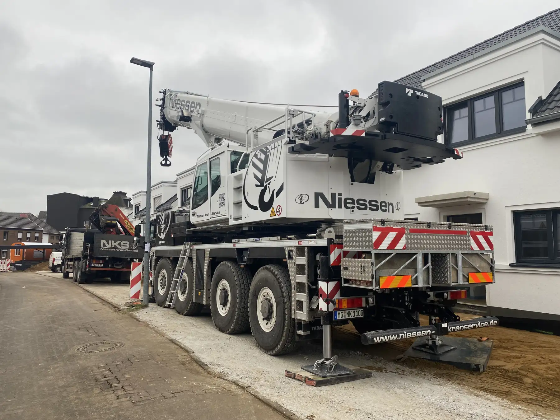 LKW-Ladekranarbeiten von Niessen Kran-Service